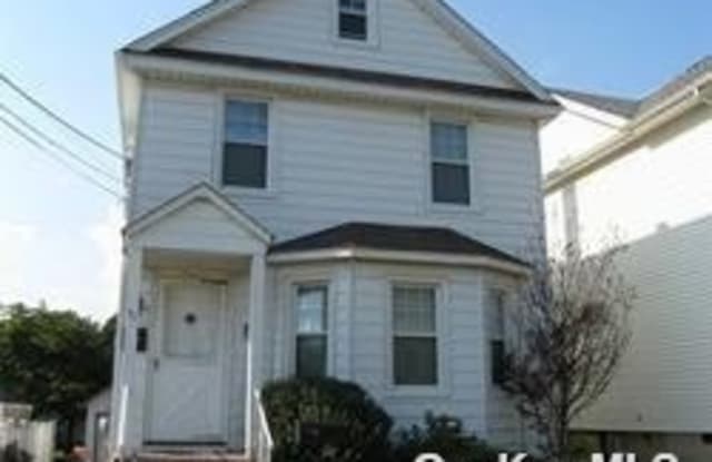 92 Charles Street - 92 Charles Street, Mineola, NY 11501