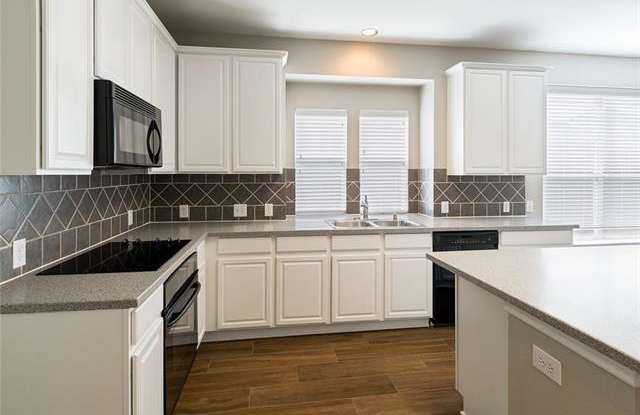 7561 Ravenhill Drive Gallery 4