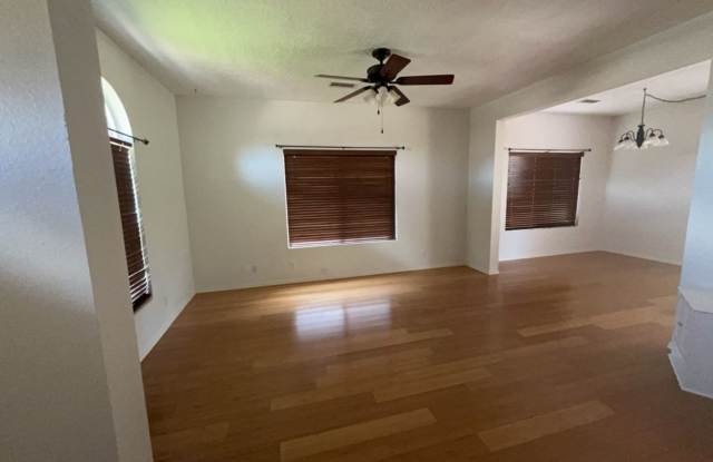 Beautiful Home in Los Lunas Gallery 4