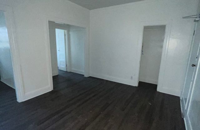 Carol Arms Apartments Gallery 3