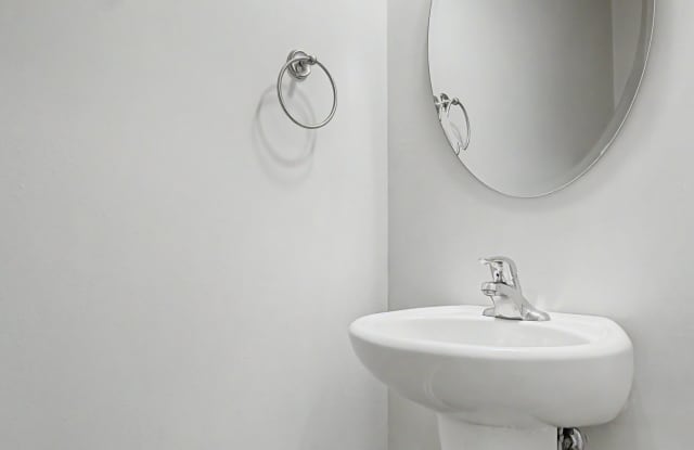 16 Cassels Court Gallery 2