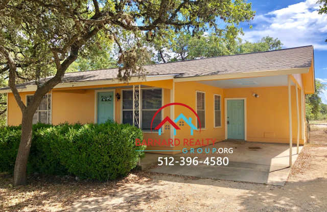 Available Now: 2/1 Just Outside City Limits on Large Lot Gallery 1