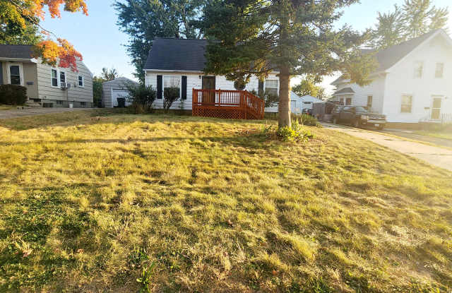 523 37th Street Northeast - 523 37th Street Northeast, Cedar Rapids, IA 52402