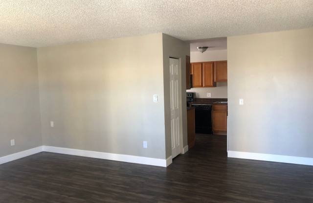 Top Unit Available! 2 Bed 1 Bath Condo Gallery 2