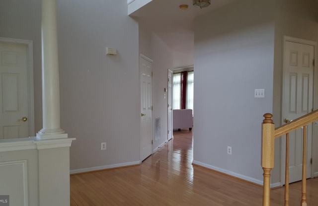 20010 FARMINGDALE CT Gallery 3