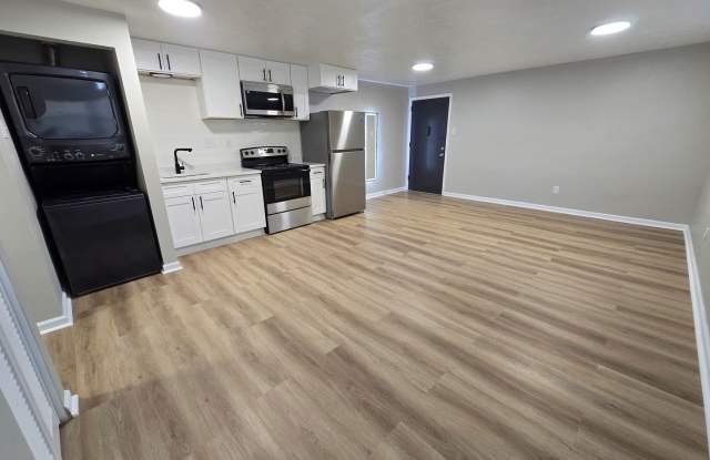 Welcome Home to Bellagio South Living: Where Comfort Meets Convenience Gallery 2