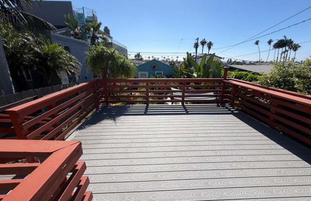 2BR/1BA Home in South Ocean Beach - New Kitchen Remodel, Laundry In-Unit Gallery 3