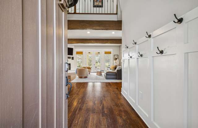 594 Lake Haven Drive Gallery 2