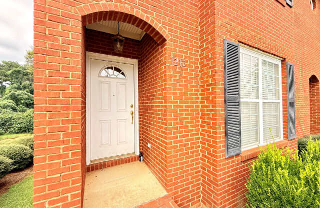 Brick Townhome in Meadowbrook! Gallery 3