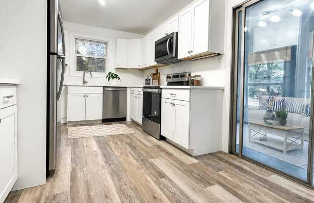 1306 S TOWNSHIP LINE Road photos photos