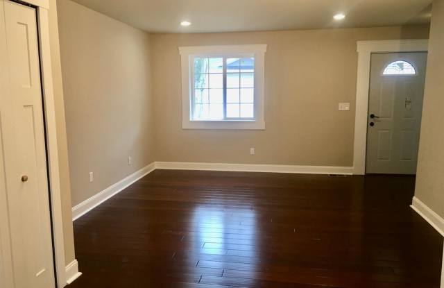 1 Maple Village Ct. Gallery 4