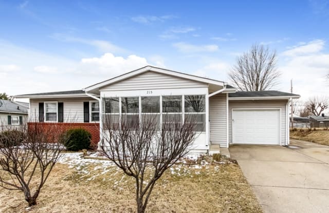 215 Ricks Avenue - 215 Ricks Avenue, Greenfield, IN 46140