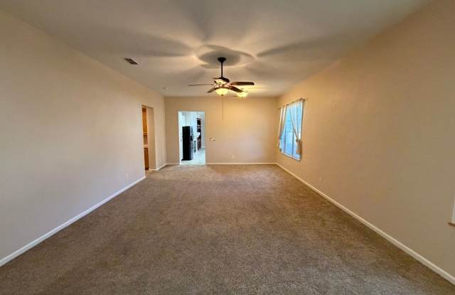 Spacious 4-Bedroom Home in Desirable Tracy Neighborhood! Gallery 4