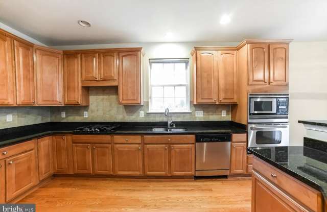 4959 CROOKED CREEK COURT Gallery 2