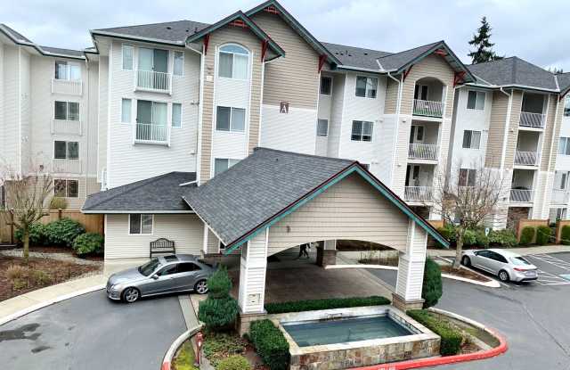 Beautiful corner unit. 3 bedrooms, 2.5 bath in highly desirable Par Terra ! Must See ! - 13301 Southeast 79th Place, Newcastle, WA 98059