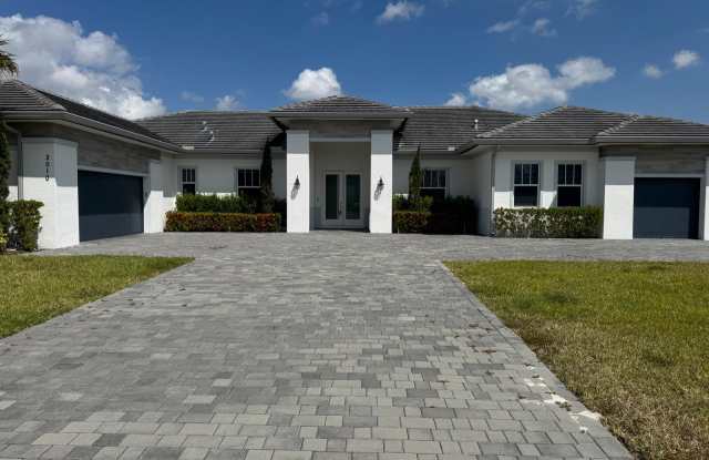 2010 Meadows Drive Gallery 2