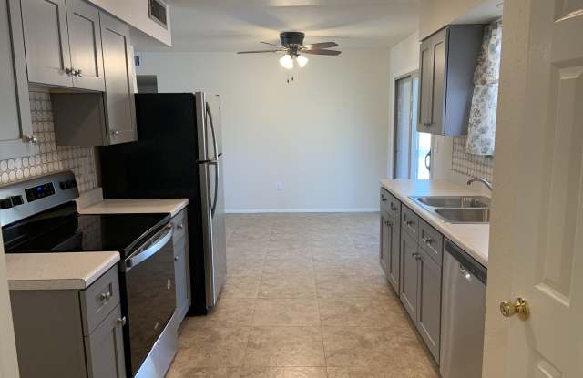 13837 N BOSWELL Boulevard Gallery 2