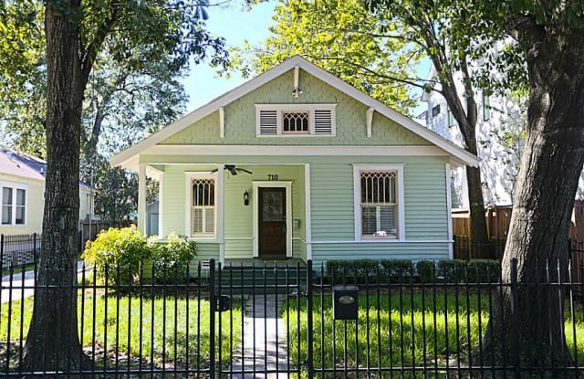 710 E 10th 1/2 Street - 710 East 10th 1/2 Street, Houston, TX 77008