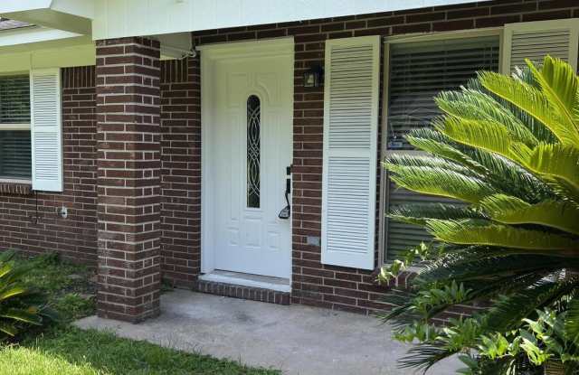 2819 Lawnwood Drive Gallery 2