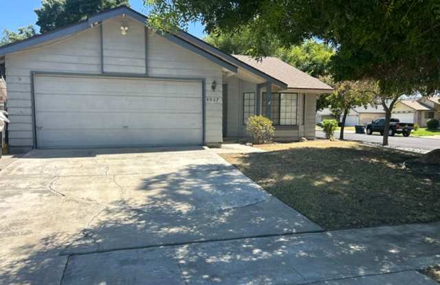 3 bedroom 2 bathroom in Desirable SW Visalia! photos photos