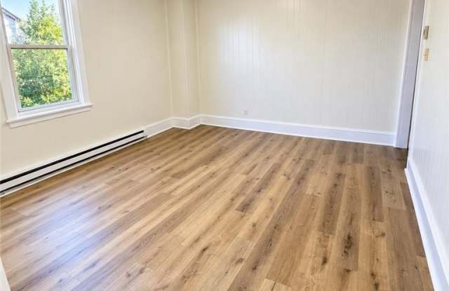 432 Carlton Avenue Gallery 3