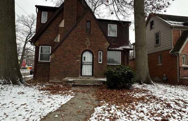 Beautiful 4 bedroom brick tudor photos photos