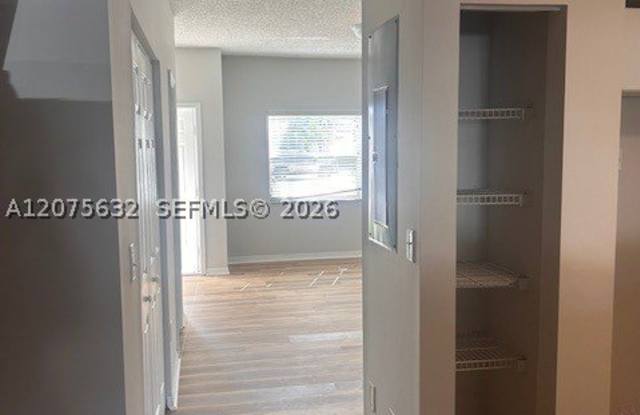 2338 SE 23rd Ter Gallery 4