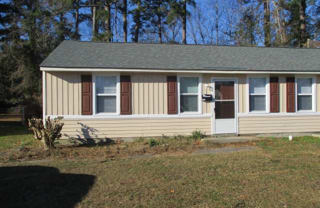 1221 Davis Street - 1221 Davis Street, Jacksonville, NC 28540