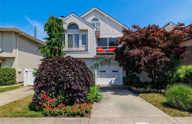 459 E Pine Street photos photos