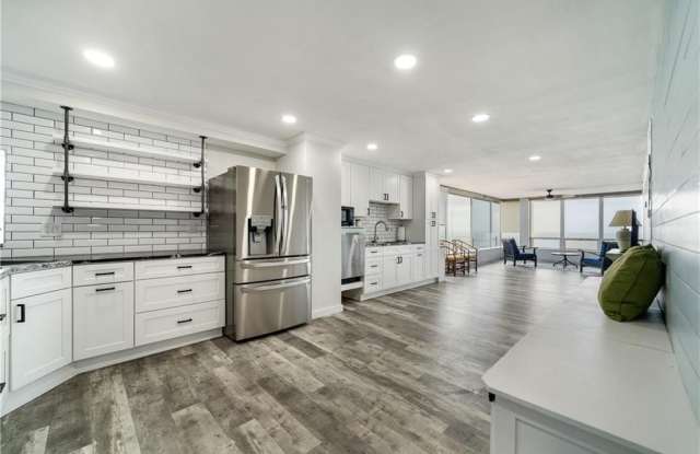 4302 Ocean Drive Gallery 4