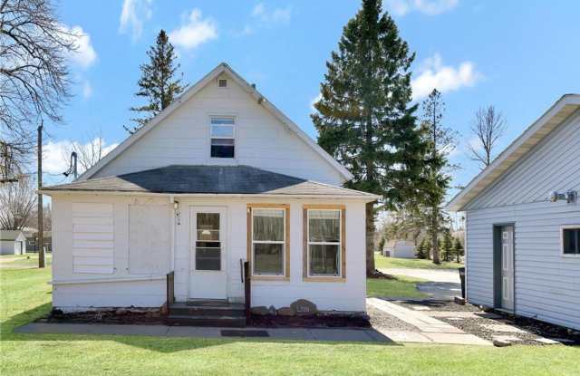 3 Bedroom, 1 Bath home in Little Falls, MN with 3 car detached (Insulated  Heated) garage photos photos