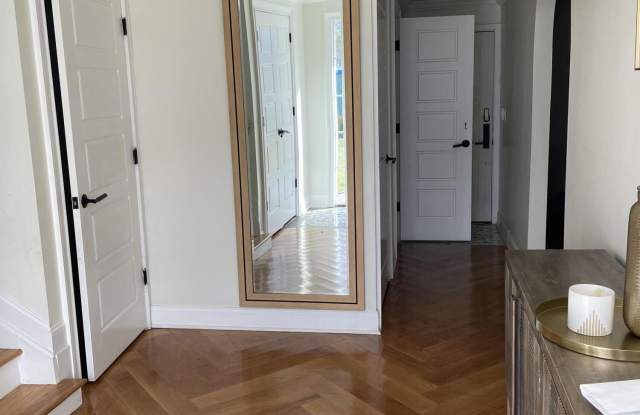 501 Monmouth Place Gallery 2