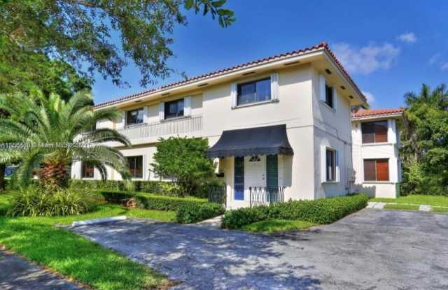 3940 E Segovia St - 3940 Segovia St, Coral Gables, FL 33134
