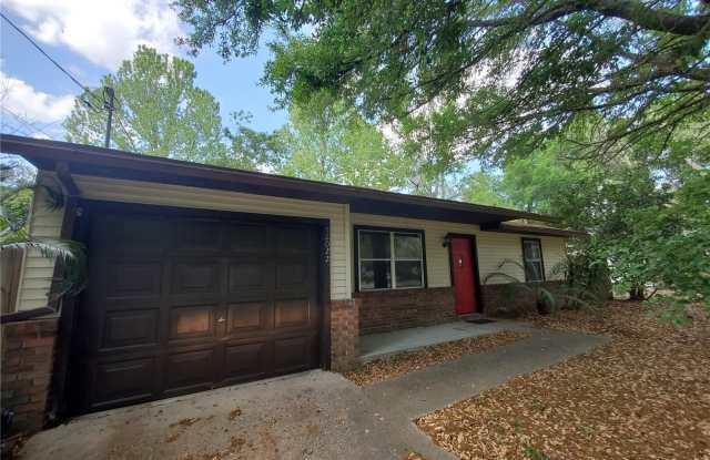 12022 NW 147TH PLACE - 12022 Northwest 147 Place, Alachua, FL 32615