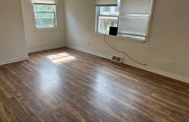 916 Gibson St Gallery 3