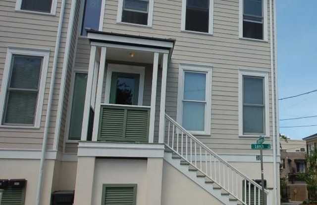 302 Lorch Street Gallery 2