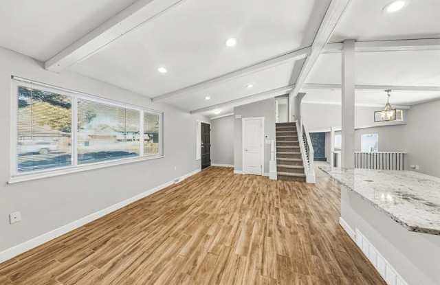 855 S 9th Ave Gallery 2