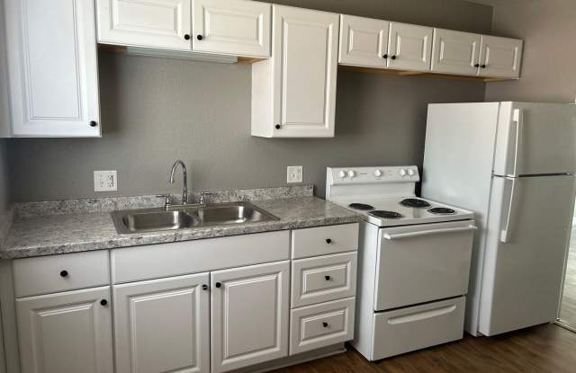 Top floor unit overlooking the park - 1052 Forest Court, Kansas City, KS 66103