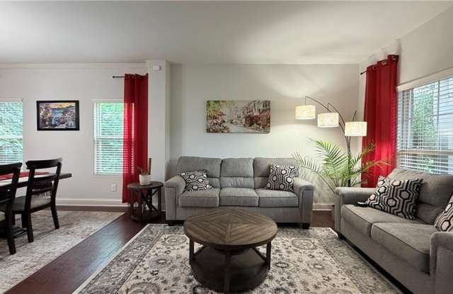 1810 Kingsbridge Court Gallery 3