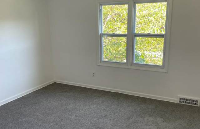 11467 Laing Street Gallery 4