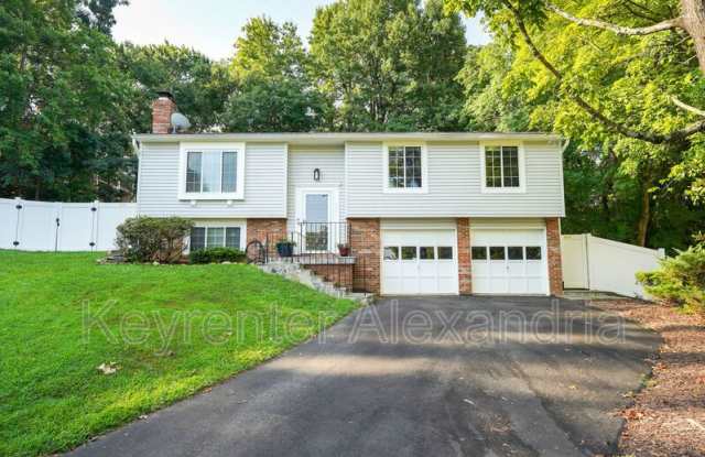 5901 Beech Tree Drive Gallery 1