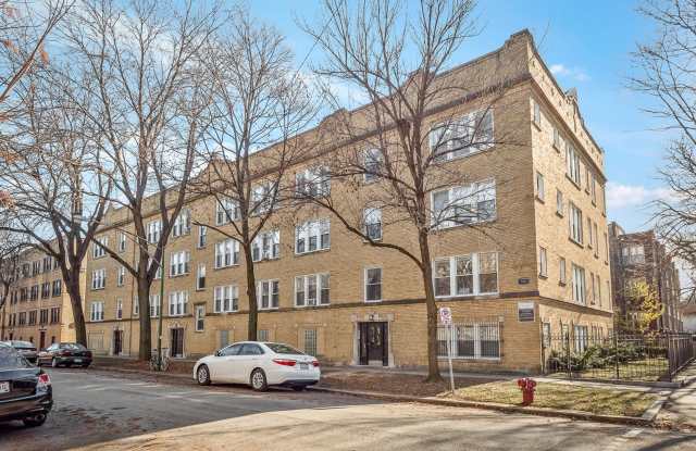 1919-31 W Winona Gallery 3