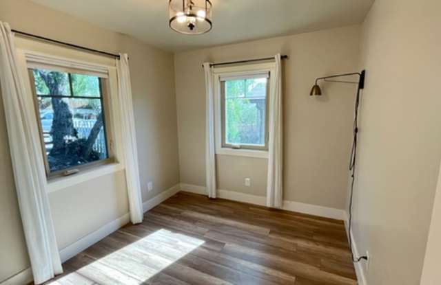 Extensively Renovated 3 Bedroom, 2 Bathroom Charmer in the Historic Railroad District Gallery 4