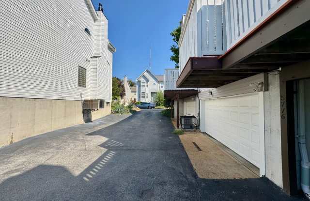 Townhouse with all the extras! Gallery 3