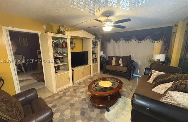 4152 Inverrary Dr Gallery 3