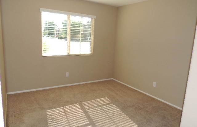694 S LAVEEN Drive Gallery 2