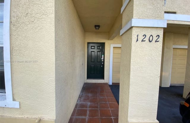1202 Belmont Ln Gallery 2