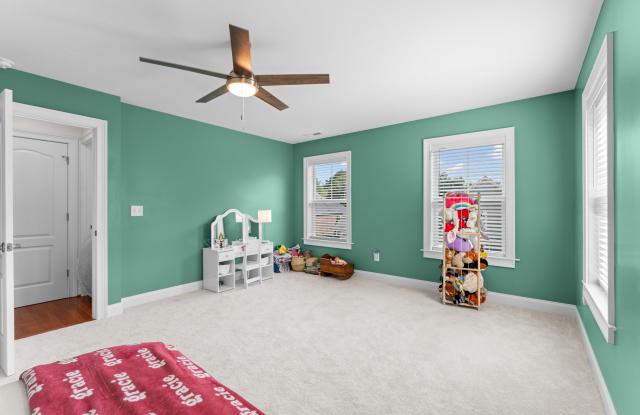 100 Cutler Way Gallery 4
