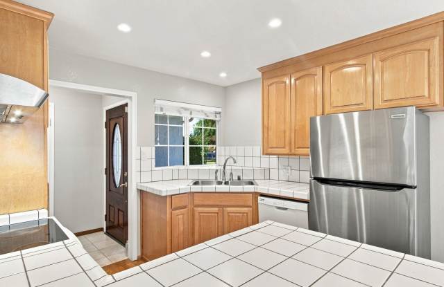 Centrally Located Single-Family Home Gallery 3