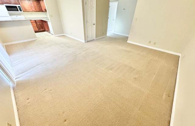 Spacious Condo in a Gated Central Las Vegas Community Gallery 3